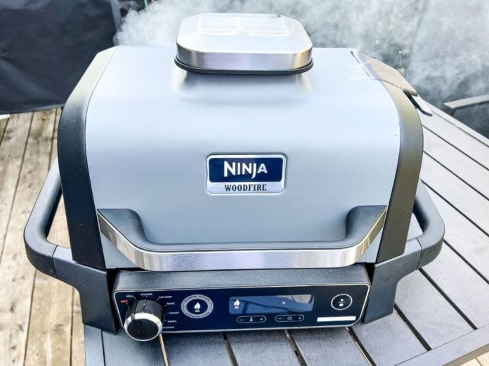ninja-woodfire-grill-smoking1-1024x768